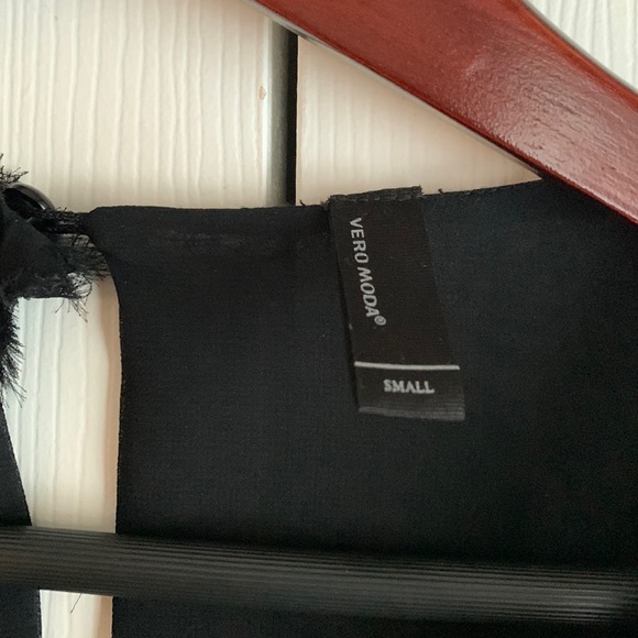 VERO MODA Black Blouse - Picture 7 of 8